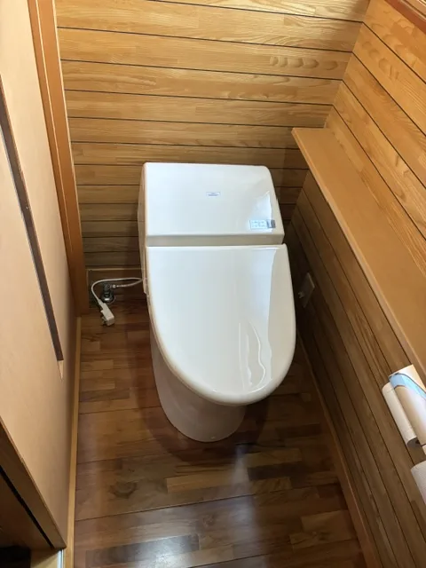 施工前のウォシュレット一体型便器(既設品)|白岡市のトイレ便器交換