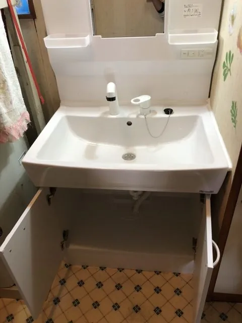 さいたま市桜区 洗面化粧台交換の施工写真