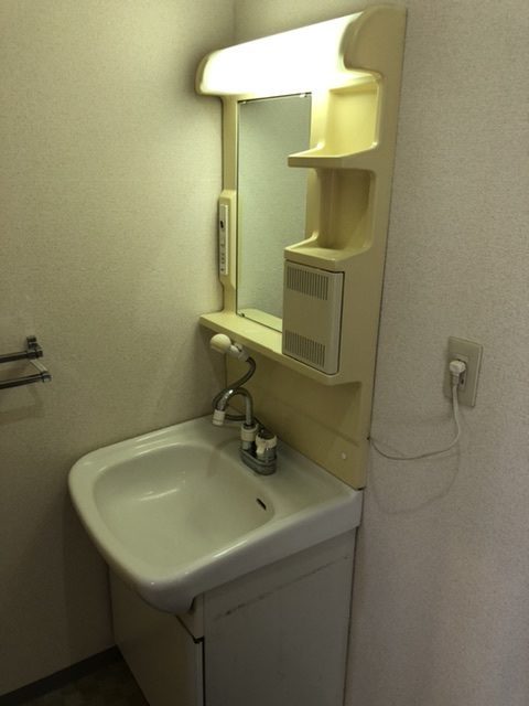 さいたま市中央区　洗面化粧台交換の施工写真