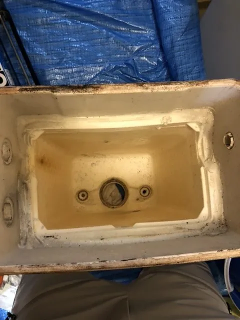 川口市　トイレタンク内不具合の施工写真