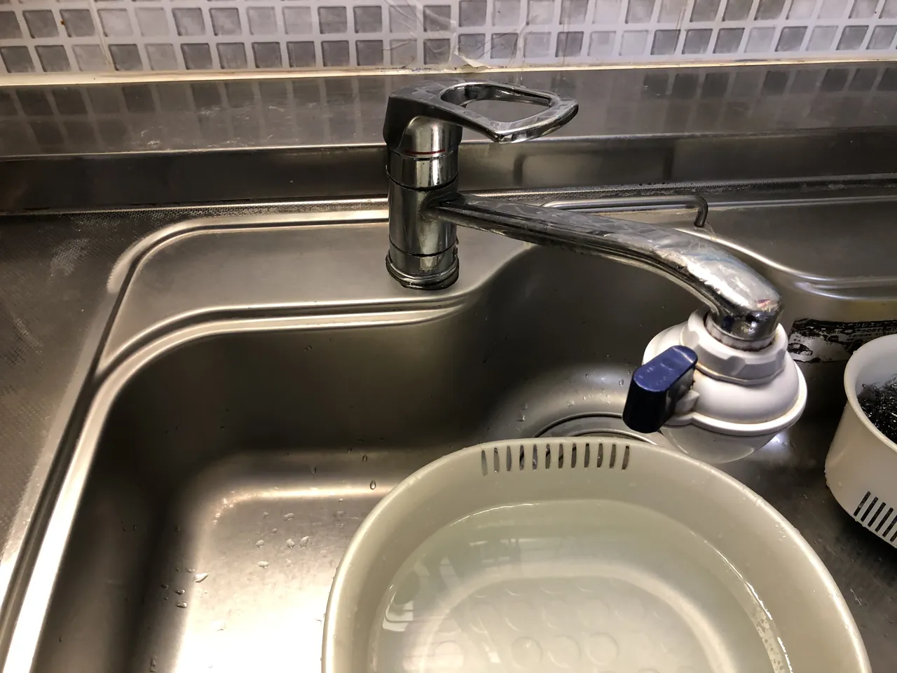 越谷市　キッチン水栓交換の施工写真