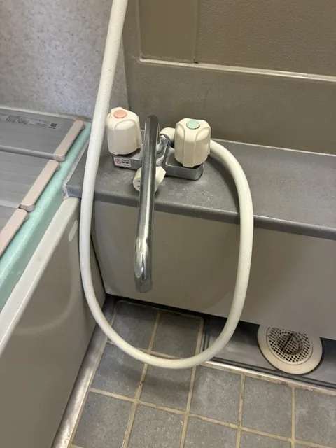 交換前の浴室水栓まわりの状態(施工前)