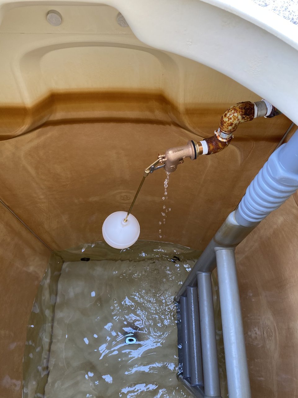 さいたま市浦和区 貯水槽給水装置不具合の施工写真