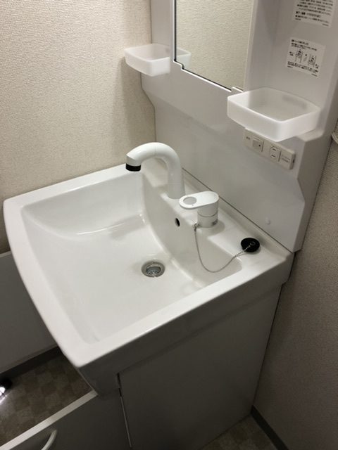 さいたま市中央区　洗面化粧台交換の施工写真